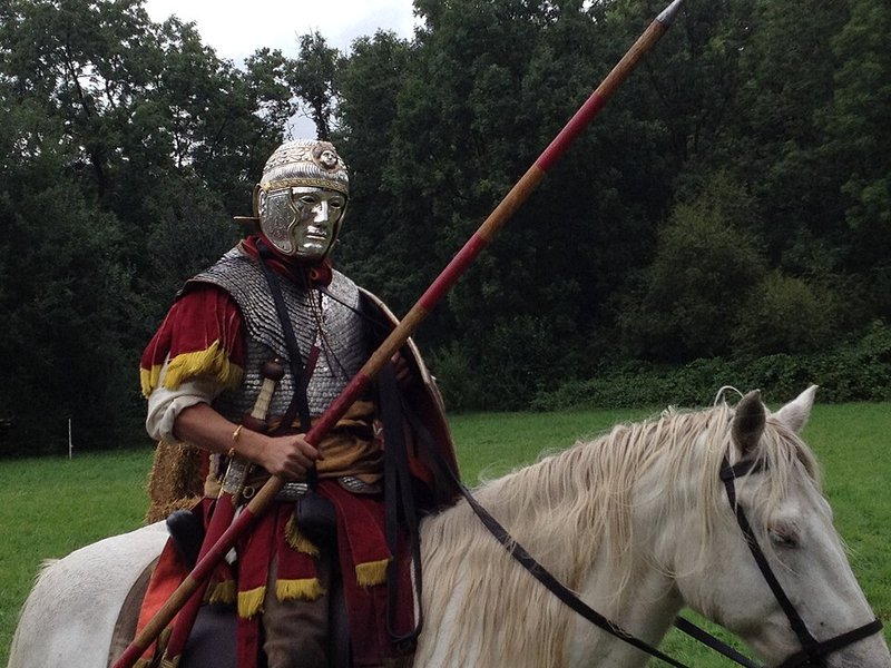 Een Romeins ruitermasker in actie